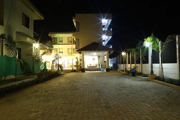 Sia Resort Alībāg Esterno foto