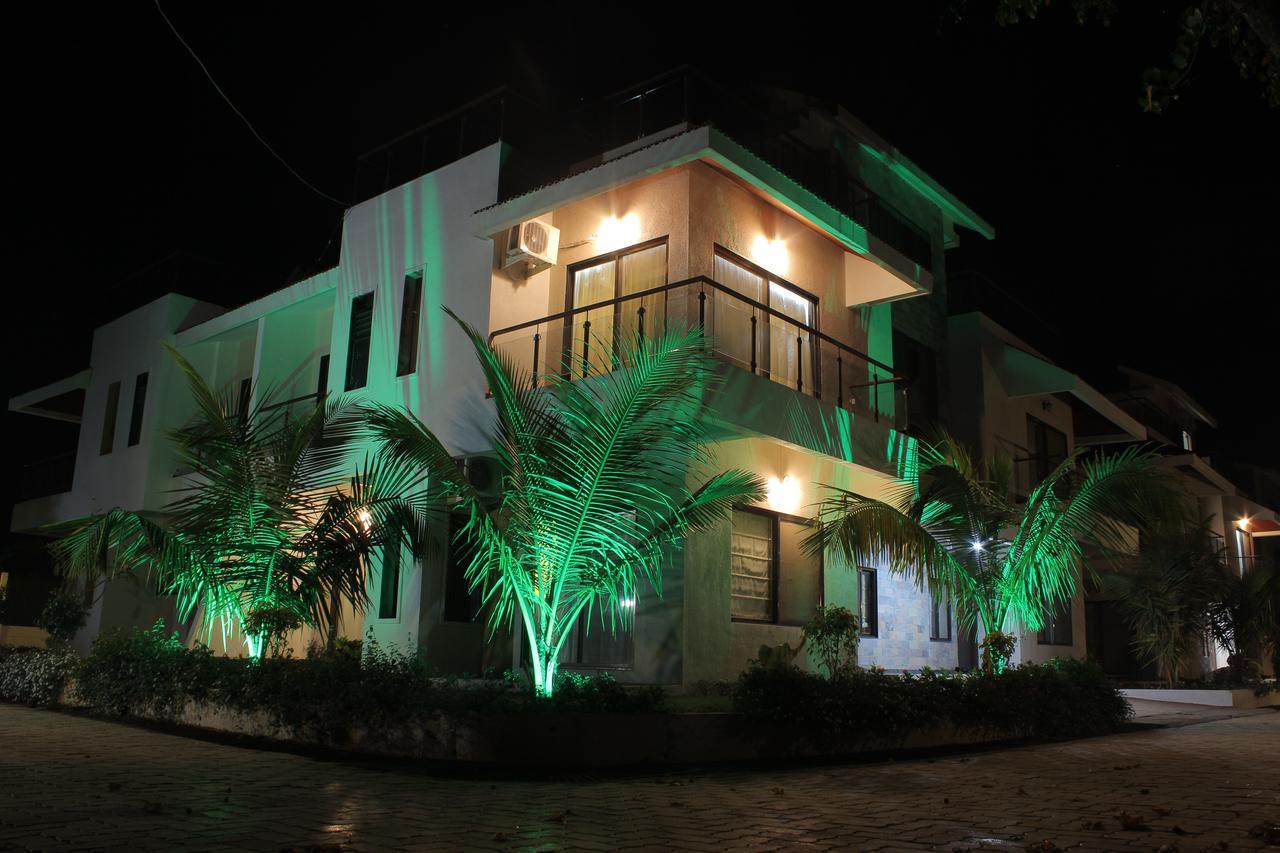 Sia Resort Alībāg Esterno foto